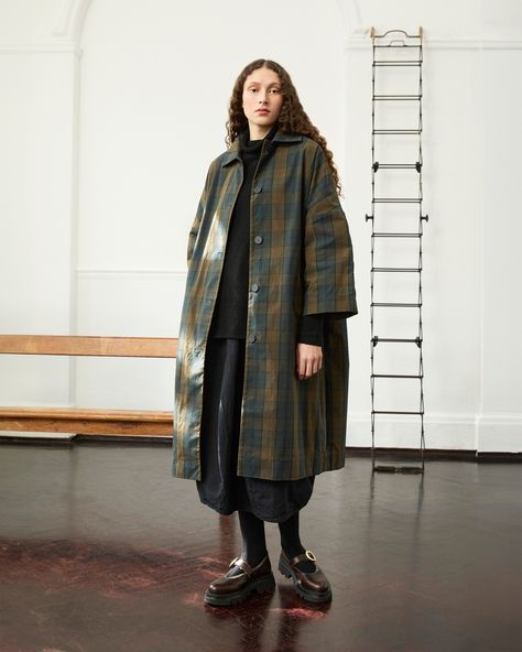 Plümo (@plumostudio) • Instagram photos and videos Denim Blanket, Tartan Coat, Tartan Fashion, Fashion Trend Forecast, Scarf Shirt, British Heritage, London Dresses, Cotton Coat, Coat Outfits