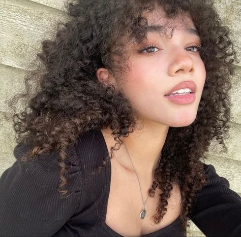 Malia Baker, The Baby Sitters Club, Well Well, Aesthetic People, January 13, Natural Makeup Looks, Dream Hair, Curly Girl, The Rain