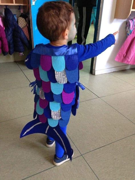 Toddler Fish Costume, Fish Fancy Dress, Fish Costume Kids, Rainbow Fish Crafts, Creative Halloween Costume Ideas, Fancy Dress Costumes Kids, Diy Baby Costumes, World Book Day Ideas, Theme Carnaval