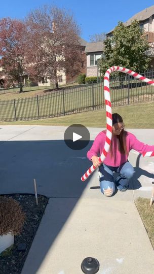 Pool Noodle Yard Decor, Pool Noodle Arch Diy Christmas, Decorate Columns For Christmas, Pvc Arch Christmas, Candy Cane Archway Diy, Pool Noodle Arch Diy, Diy Pool Noodle Christmas Decorations, Pool Noodle Crafts Christmas, Pool Noodle Arch