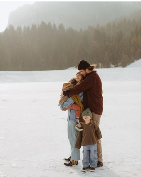 Winter Family Photography, Winter Family, Family Maternity, Family Photoshoot, Family Photography, Photography