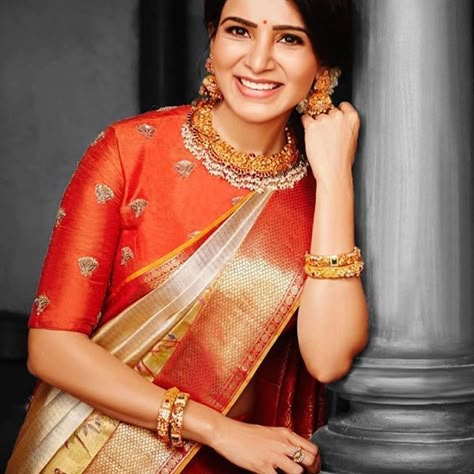 Get Some Unique Bridesmaid Fashion And Style Ideas Here • Keep Me Stylish Silk Saree Blouse Designs Patterns, Keep Me Stylish, Saree Blouse Neck Designs, Wedding Blouse Designs, Sari Blouse Designs, Indian Saree Blouses Designs, Silk Saree Blouse Designs, Blouse Designs Indian, Blouse Designs Silk