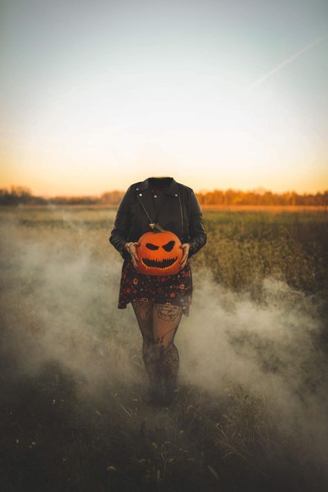 Pumpkin Head Photoshoot Faces, Pumpkin People Photoshoot, Photoshoot With Pumpkin, Halloween Pumpkin Photography, Pumpkin Head Halloween Photoshoot, Pumpkin Photo Shoot Ideas, Spooky Pumpkin Head Photoshoot, Pumpkin Face Photoshoot, Pumpkin Head Photoshoot One Person