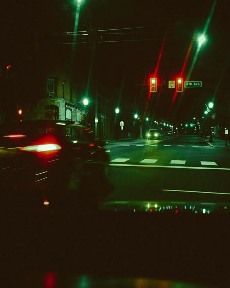 I could watch you for a lifetime 🎥 Red And Green Aesthetic Dark, Cars Asthetic Picture, Street Race Aesthetic, Street Life Aesthetic, Green Light Aesthetic, Green And Red Aesthetic, Street Racing Aesthetic, Red Green Aesthetic, Green Red Aesthetic