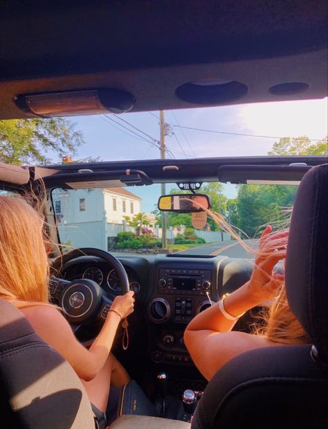 Jeep Summer, Preppy Pfps, Jeep Photos, Country Girl Life, Best Summer Ever, Summer Vision Board, Summer Vision, Jeep Ideas, My First Car