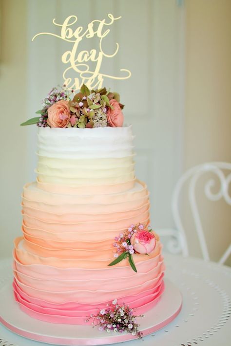 Wedding Cake Piping, Ombre Cakes, Vintage Pasta, Wedding Cake Ombre, Cake Piping, Wedding Decors, Diy Wedding Cake, Fondant Wedding Cakes, Ombre Wedding