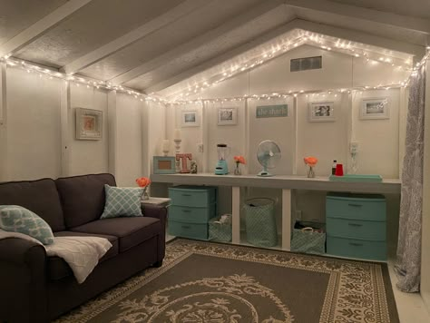 She Shed Living Room, She Shed Garage Ideas, Chill Shed Ideas, Tuff Shed Makeover, She Shed Basement Ideas, Outdoor Shed Makeover Interior, 10x16 Craft Shed Interior, Outdoor Shed Interior Ideas, Shed Teenage Hangout