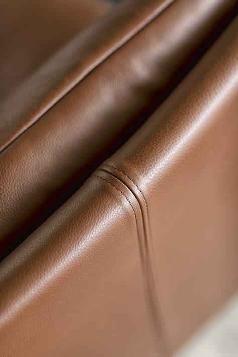 Upholstery Piping Detail, White Leather Furniture, Cabinet Detailing, Joinery Details, Vip Room, Living Room Sofa Design, Leather Frames, Leather Decor, Leather Detail