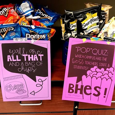 Pay it forward and stock the teacher's lounge...ANY time of the year!  A well deserved and easy-to-do teacher gift!!!   #Regram via @thefirstgradeparade Teacher Appreciation Week Themes, Teacher Appreciation Themes, Teacher Morale, Teacher Leadership, Teacher Awards, Staff Appreciation Gifts, Teacher Treats, Teachers Lounge, School Culture