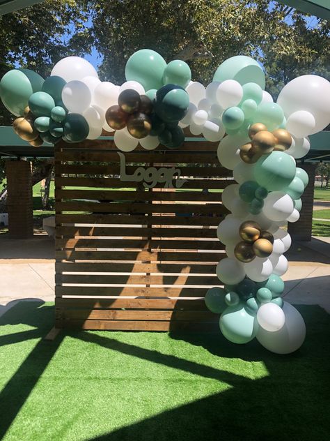 Wood Backdrop With Balloons, Backdrop With Balloon Garland, Baby Shower Party Themes, Farmhouse Desk, Green Baby Shower, Shower Backdrop, Wood Backdrop, Green Balloon, Baby Shower Backdrop