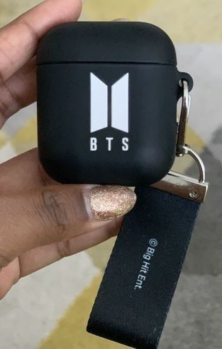 Cute Portable Charger, Mochila Kpop, Army Outfit, Bts Bracelet, Army Accessories, Bts Clothing, Earbuds Case, Bts Facts, Girly Phone Cases