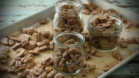 Candied Pecans Clootie Dumpling, Date And Walnut Cake, Candied Pecans Recipe, Walnuts Recipe, Fruit Muffins, Glazed Pecans, Spiced Fruit, Doner Kebab, Chocolate Truffles Recipe Easy