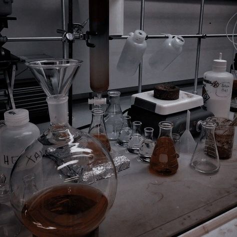 Researcher Aesthetic, Lab Rats, Mad Science, Science Articles, Forensic Science, Medical Aesthetic, Science Lab, Medical Education, School Motivation