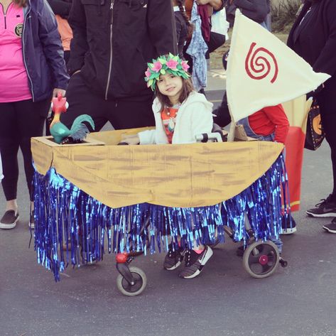 Moana Boat Diy Wagon, Moana Boat Diy, Moana Family Costumes, Moana Halloween, Stroller Costume, Moana Boat, Hawaii Birthday Party, Moana Halloween Costume, Hawaii Birthday