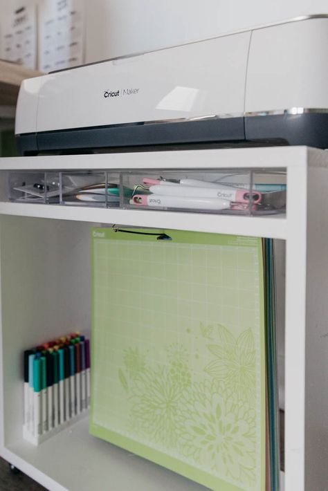 DIY Cricut Storage + Caddy... perfect to keep everything handy and ready to use but tucked out of the way! Cricut Cabinet, Cricut Workspace, Caddy Diy, Cricut Storage, Craft Furniture, Cricut Supplies, Dream Craft Room, Makeover Bedroom, Storage Caddy