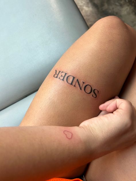 Sonder Tattoo Fonts, Rapper Tattoos Ideas, Cute Henna Tattoos, Cute Henna, Small Tats, Pretty Tattoos For Women, Tattoos For Black Skin, Dainty Tattoos, Elegant Tattoos