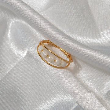 Wire Rings Ideas, Cute Wire Rings, Bead Wire Ring, Homemade Rings, Wired Rings, Ring Cleaner, Gold Wire Ring, Diy Wire Jewelry Rings, Wire Jewelry Rings