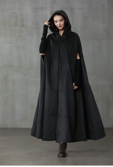 Black Cape With Hood, Medieval Medicine, Cape Fantasy, Casual Cape, Disney Inspired Nursery, Cloak Outfit, Jedi Outfit, Cape With Hood, Beast Costume