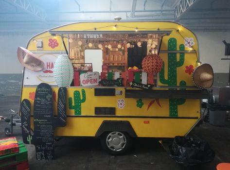 Burrito Stand Ideas, Mexican Food Truck Ideas, Taco Food Truck Aesthetic, Mexican Food Truck Design, Trippy Architecture, Taco Truck Ideas, Market Reference, Mexican Food Truck, Cowboy Food