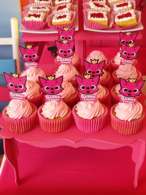 Pinkfong Birthday Party Decorations, Hogi Pinkfong Birthday Theme, Pink Fong Birthday Party, Pinkfong Birthday Party, Baby Birthday Cakes, Birthday Food, Diy Cake, 3rd Birthday Parties, 8th Birthday