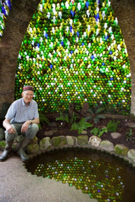 A lot of bottle: Richard Pim inside his 'Blotto Grotto' which is constructed from 5,000 wine bottles, some of which were donated by friends and family Casa Hobbit, Wine Bottle Wall, Shed Of The Year, Old Wine Bottles, Bottle House, Earthship Home, Deco Nature, Meteor Garden 2018, Wine Bottle Art