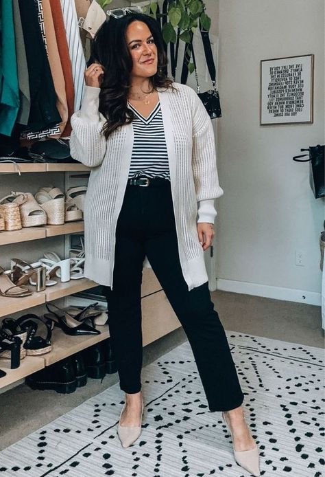 Office Outfits Women Curvy, Midsize Business Casual, Outfit Inspo Midsize, Curvy Work Outfit, Petite Fashion Outfits, Office Outfits Women Casual, Casual Outfit Idea, Business Casual Outfit, Womens Professional Fashion