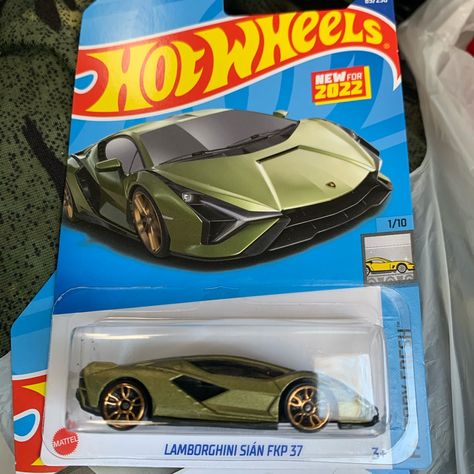 Hot Wells Carros, Cool Hot Wheels, Hot Wheels Room, Lamborghini Sian, Green Factory, Cute Drawings Of Love, Cars Toy, Ferrari 348, Hot Wheels Cars Toys