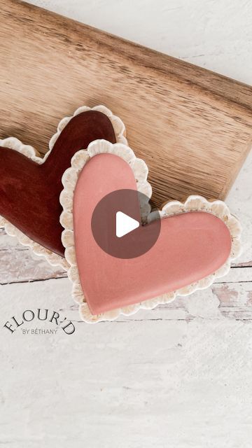 Bethany Vasconcellos on Instagram: "Simple scalloped heart cookie! Cookiecutter: scalloped heart #cookievideo #cookiedecorating #cookievideos #cookietutorial #heartcookies #royalicing #royalicingcookies #cookieart" Heart Cookie, Cookie Videos, Cookie Tutorials, Heart Cookies, Valentine Cookies, January 12, St Valentin, Cookie Art, Royal Icing Cookies