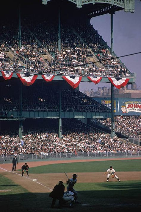 Stadium Pics, Clash Of Titans, Major League Baseball Stadiums, Ny Baseball, Mlb Stadiums, Shea Stadium, Baseball Park, Old Pics, Baseball Art