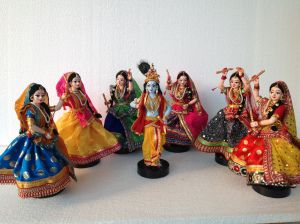 Paper Mache Dolls, Janmashtami Decoration, Dancing Dolls, Indian Classical Dance, Indian Dolls, Wedding Doll, Baby Krishna, Goddess Decor, Paper Mache Art