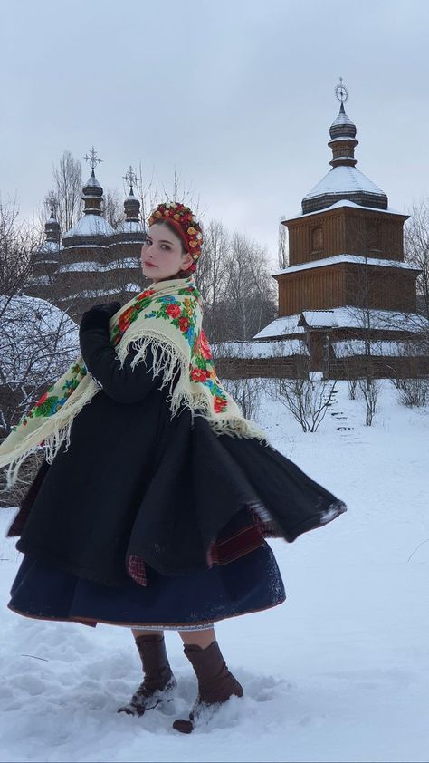 Ukraine Clothing, Slavic Clothing, Ukrainian Culture, Ukrainian Clothing, Folk Clothing, Russian Orthodox, Ukrainian Art, Europe Fashion, Folk Fashion