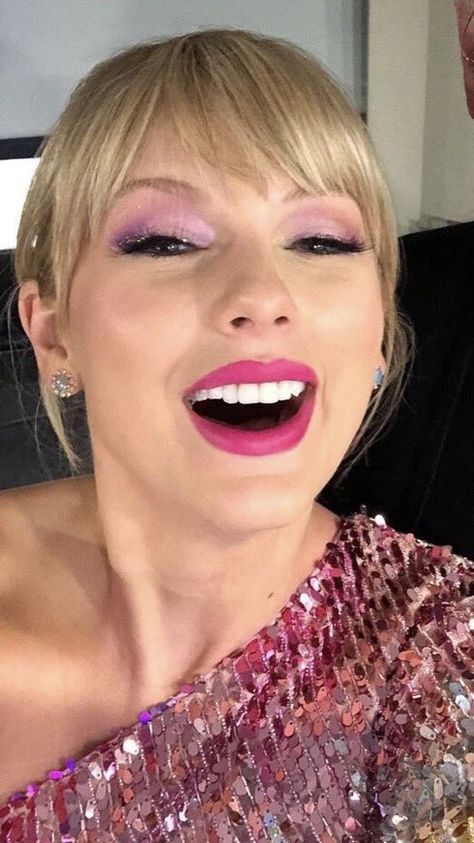 Taylor Swift Lover Eyeshadow, Taylor Squad, Taylor Swift Makeup, Pink Eyeshadow Look, Concert Makeup, Concert Hairstyles, Taylor Swift Birthday, Taylor Swift Tour Outfits, Taylor Swift Speak Now