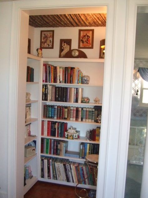 Cute!Book closet! Book Shelf In Closet Ideas, Closet Into Bookshelf, Closet To Bookshelf, Bookshelves In Closet, Closet Alcove, Micro Library, Library Closet, Closet Bookshelf, Closet Bookcase