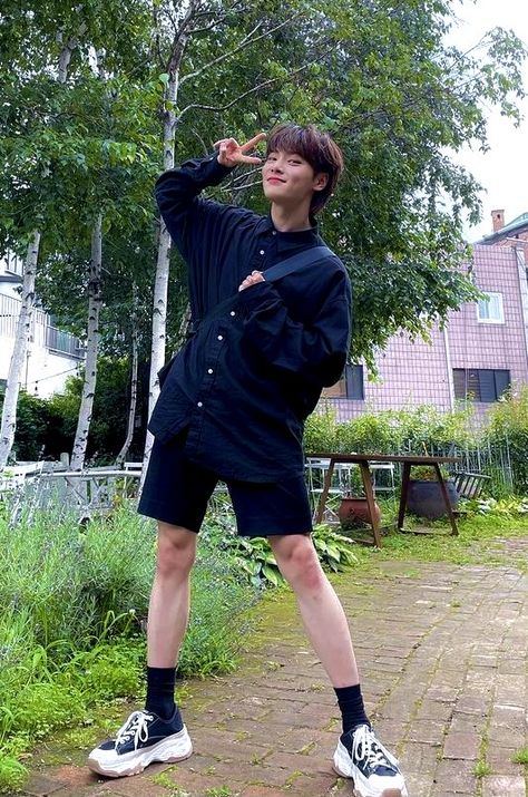 Stray Kids Converse Run Star Hike, Converse Style Mens, Stray Kids Converse, Jeongin Ootd, Skz Converse, Converse Run Star Hike Outfit, Spring Outfits Kids, Converse Fits, Stray Kids Fashion