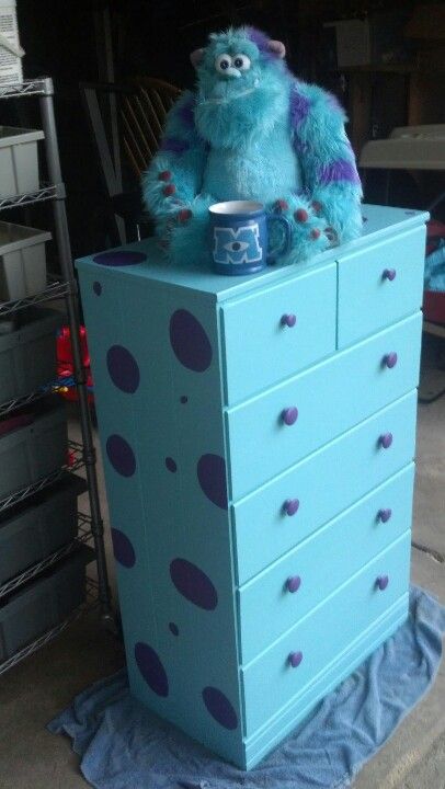 We painted a hand me down dresser for the boys room to look like sully from monsters inc. Monsters Inc Bedroom, Monsters Inc Room, Monsters Inc Nursery, Disney Themed Nursery, Monster Room, Monster Nursery, Monsters Inc Baby, Casa Disney, Dresser Diy