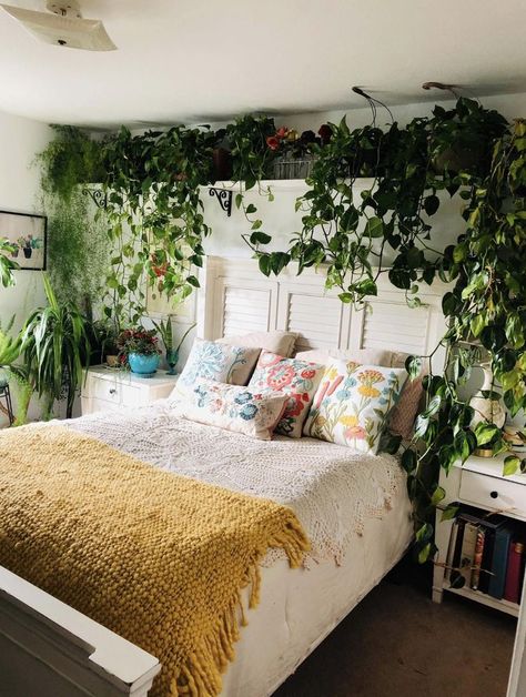 #interior #interiordesign #design #homedecor #home #architecture #decor #furniture #interiors #art #witchy #minimalist #bedroom #bedroomdecorideas #bedroomgoals #inspiration #house #houseplants #houseinterior #plants Bed Headboard Plants, Plant Over Bed, Plant Lover Bedroom Ideas, Small Bedroom With Plants, Plant Mom Bedroom, Plant Headboard, Plants Over Bed, Liminal Bedroom, Plants Above Bed