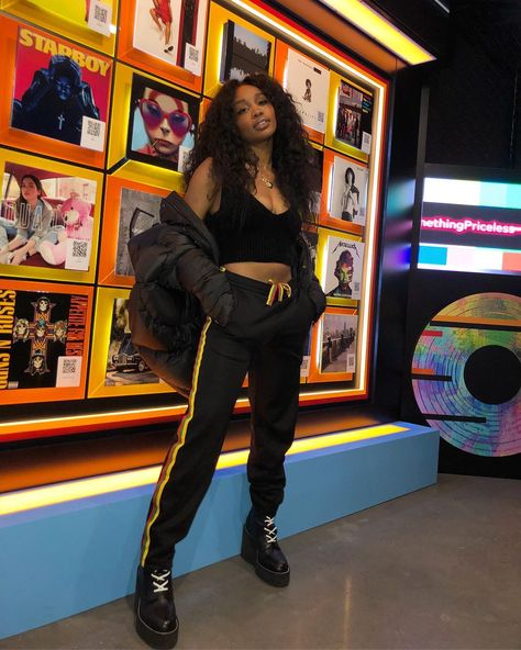 SZA (@sza) on Instagram: “Stay in it catch a rhythm” Sza Outfits Casual, Sza Sos Aesthetic, Sza Style, Sza Outfits, Outfit Themes, Sza Aesthetic, Sza Sos, Sza Singer, Ashley Banks