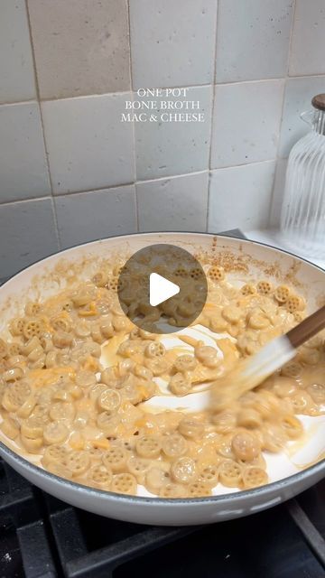 Jane Hardy on Instagram: "ONE POT BONE BROTH MAC & CHEESE!!! 🧀 

This has been my go-to recipe for mac and cheese now that i have to share most meals with my little ones!! Only 5 ingredients + it's protein and nutrient packed thanks to my fave bone broth!! 

WHAT YOU NEED: 

2 tbsp butter
1 cup mini choo choo wheel pasta
1 16.9 oz box @kettleandfire organic chicken bone broth 
1/4 cup heavy whipping cream
1 cup freshly shredded cheddar cheese

WHAT TO DO:

1. Melt the butter in a skillet and add the pasta. Cook for a few minutes until most of the butter is absorbed.

2. Add the bone broth and cook until the pasta is al dente and all of the liquid is about 80% absorbed.

3. Stir in the heavy cream. Add in the cheese and stir until fully melted and mixed in before scooping into bowls and se Bone Broth Mac And Cheese, Bone Broth Pasta Sauce, Recipes With Bone Broth, Bone Broth Pasta, Pasta With Bone Broth, Parmasean Pasta, Bone Marrow Pasta, Boursin Cheese Pasta With Shrimp, Mac And Cheese With Chicken Broth