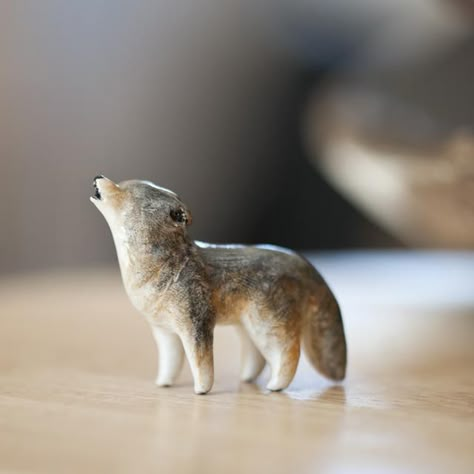 Wolf Magic, Clay Totem, Tiny Sculptures, Clay Cute, Carved Wooden Animals, Wolf Totem, Pottery Animals, Polymer Clay Animals, Ceramics Pottery Art