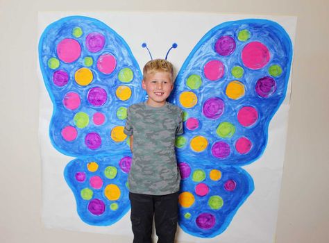 Butterfly Photo Booth Frame, Butterfly Backdrop Ideas Photo Booths, Fairy Photo Booth, Butterfly Wing Backdrop, Wings Photo Backdrop, Butterfly Birthday Party Theme, Butterfly Photo Booth, Butterfly Photo Backdrop, School Photo Booth Ideas