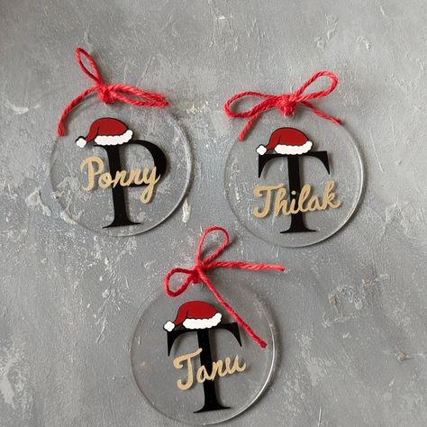 Acrylic ornaments made for my best frienndddd.. all our names are now up on her tree 🎄 #funkydenusa #christmasornaments #christmasgifting #christmas2024 #christmasgift #christmasgiftideas #ornaments #acrylicornaments #acrylicornament #namepersonalization #customornament Flat Acrylic Ornaments Diy, Cricut Ornament Ideas, Acrylic Ornaments Diy, Christmas Ornaments Cricut, Snowflake Ornaments Diy, Cricut Ornaments, Cricut Hacks, Cricut Christmas Ideas, Acrylic Ornaments