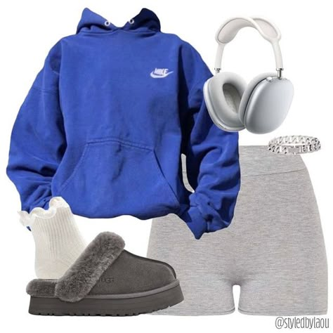 Chill At Home Outfit Lazy Days, Cute Chilly Day Outfits, Chill Outfits For School Lazy Days, Cozy Winter Outfits Lazy Days, Cute Lazy Day Outfits For Home, Aesthetic Gym Outfits, Cute Cozy Outfits, At Home Fits, Cozy At Home Outfits