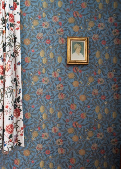 Tour the Cotswolds Home Where William Morris Created His Most Iconic Prints | Architectural Digest | Architectural Digest Cotswolds Home, Craftsman Home Decor, British Houses, Three Story House, Morris Homes, William Morris Wallpaper, White Wainscoting, William Morris Patterns, Morris Wallpapers