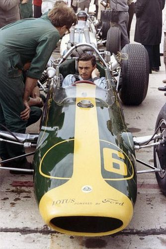 https://flic.kr/p/bxrBR3 | Jim Clark in a Lotus Jim Clark Lotus, Jim Clark Formula 1, Vintage Race Cars, Jim Clark, Indy Car Racing, Classic Race Cars, Indianapolis Motor Speedway, Lotus Car, Gilles Villeneuve