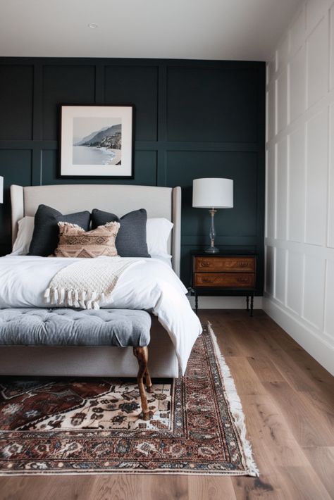 Navy Room Ideas, Dark Moody Bedroom Ideas, Navy Room Decor, Dark Moody Bedroom, Lakehouse Bedroom, Eclectic Decor Bedroom, Moody Bedroom Ideas, Suite Decor, Navy Living Rooms