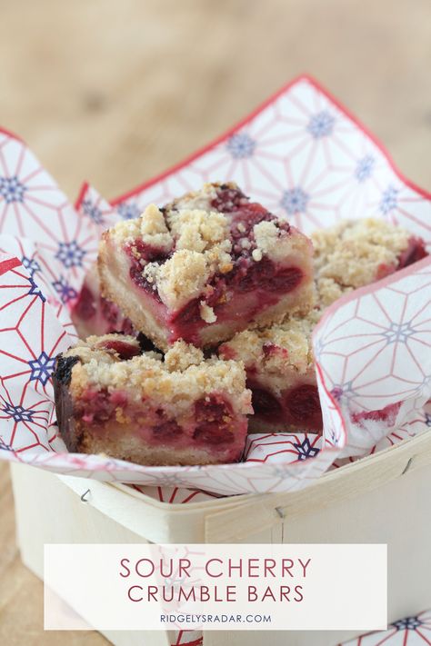 Cherry Crumble Bars, Tart Cherries Recipes, Sour Cherry Recipes, Blueberry Pie Bars, Cherry Bars, Cherry Crumble, Sour Cherries, Cherry Desserts, Crumble Bars