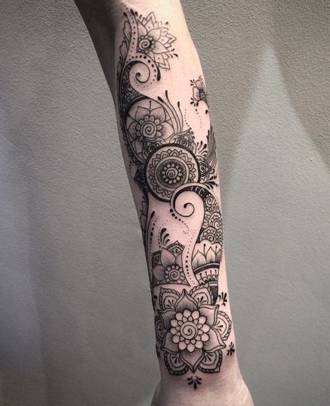 Paisley Tattoo Design, Paisley Tattoo, Hogwarts Tattoo, Tattoo Sleeve Filler, Polynesian Tattoos, Marvel Tattoos, Japanese Tattoos, Disney Tattoo, Mandala Tattoo Design