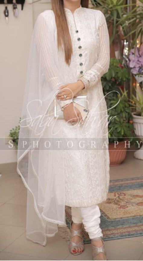 Off White Kurti Designs Party Wear, White Chikankari Suits, Neck Designs For Kurta, Chikankari Suits Design, Baat Pakki, Chikankari Suits, Churidar Designs, Dresses Design, Salwar Designs