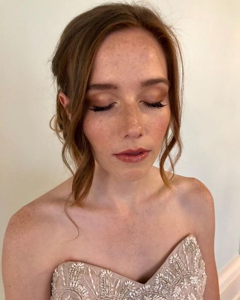 Wedding Makeup For Freckles, Freckles Wedding Makeup, Ginger Wedding Makeup, Bridal Makeup Freckles, Makeup For Freckled Skin, Wedding Makeup Freckles, Natural Makeup Pale Skin, Headshot Makeup, Makeup Freckles