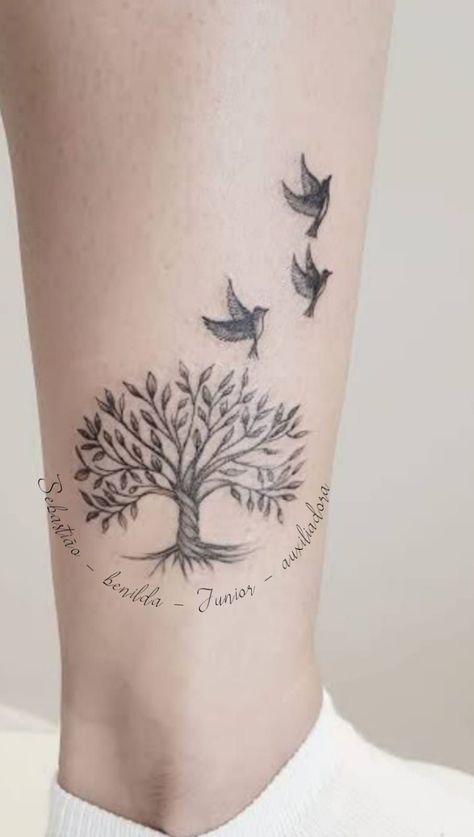 Tree Of Life Tattoo Hand, Celtic Tree Of Life Tattoo Feminine, Grandmother Tattoos, Tree Of Life Tattoo Feminine, Faith Tattoo Designs, Mutterschaft Tattoos, Grandchildren Tattoos, Name Tattoos For Moms, Bird Tattoo Wrist